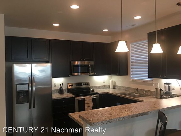 5th image of 4020 Clarendon Way