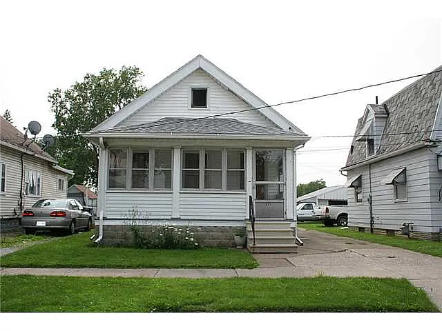 239 Milford Ave photo 1
