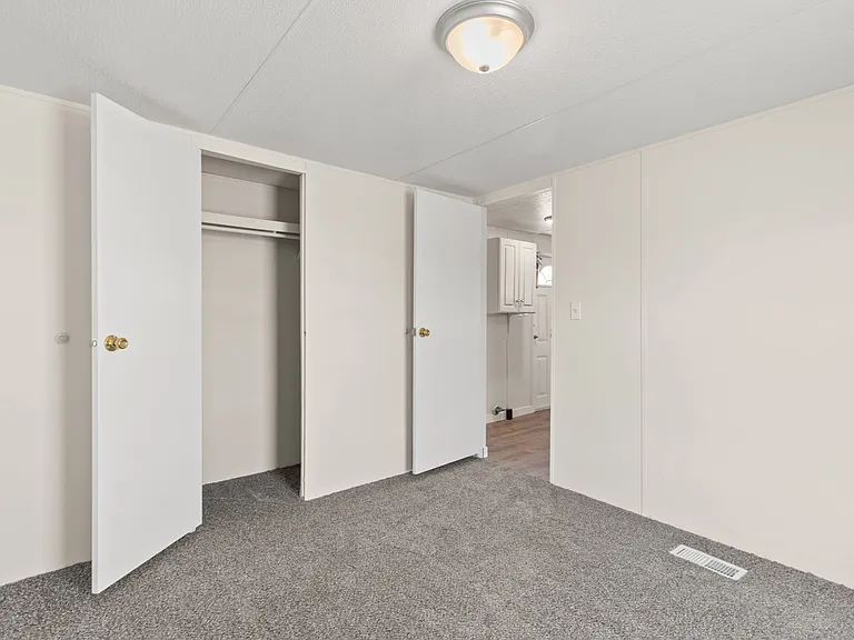 2074 E 8th St #4 — Photo 9