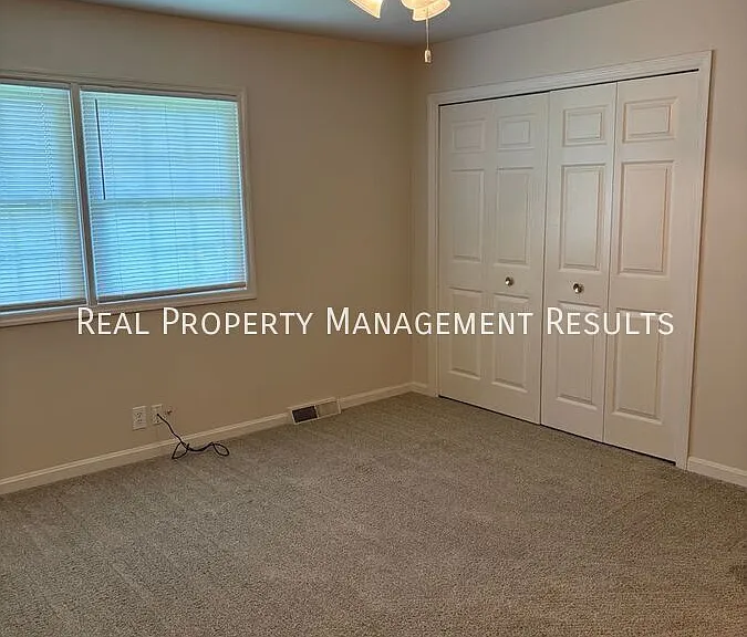 7577 Nottingham Dr — Photo 16