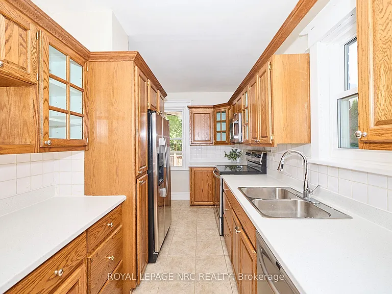 4592 6th Ave — Photo 11