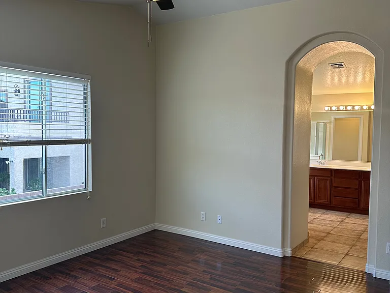 11453 Diveley Ave — Photo 18