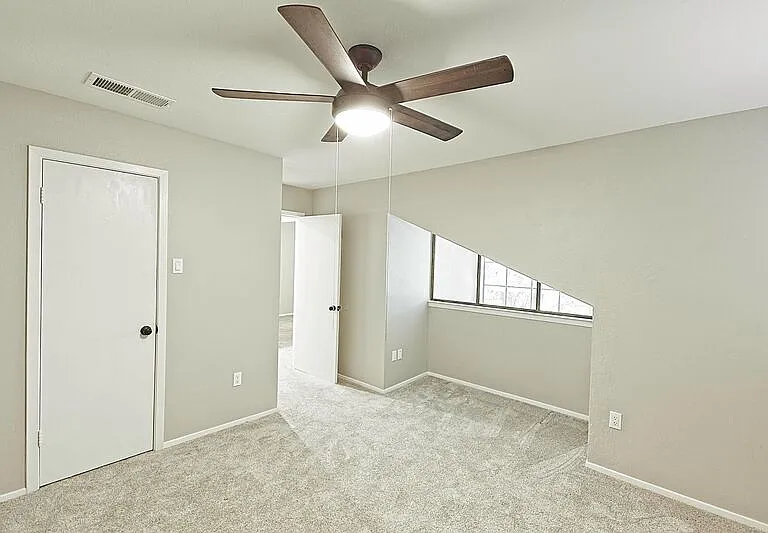 889 Dublin Dr #D — Photo 23
