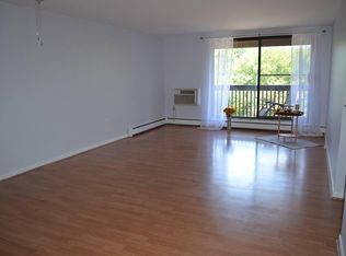 1320 Cromwell Hills Dr, Cromwell, CT 06416