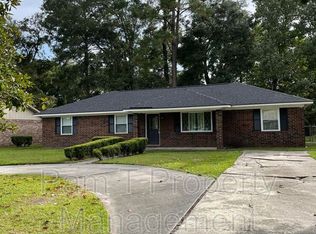 211 Holiday Dr, Savannah, GA 31419