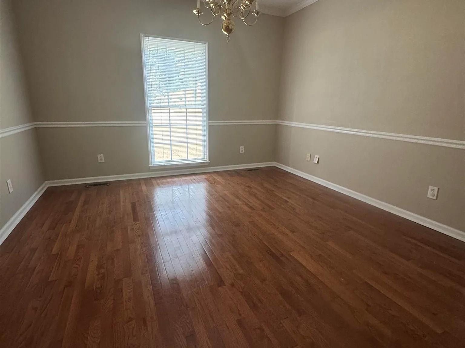 3 bed, 2.0 bath, 2000 sqft, $2,099 — Photo 4