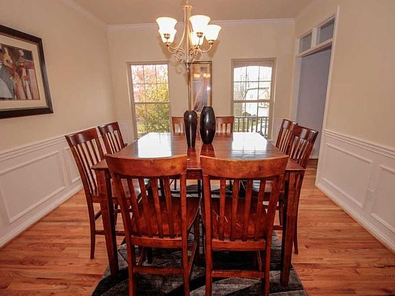 5th image of 2209 Sunningdale Dr
