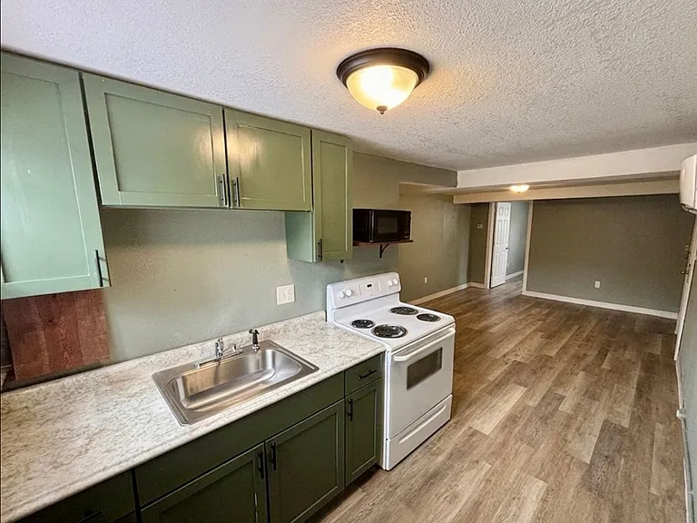 412 S 10th St #2 — Photo 2
