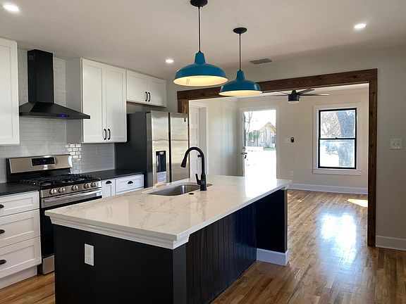 3rd image of 262 N Washington Ave