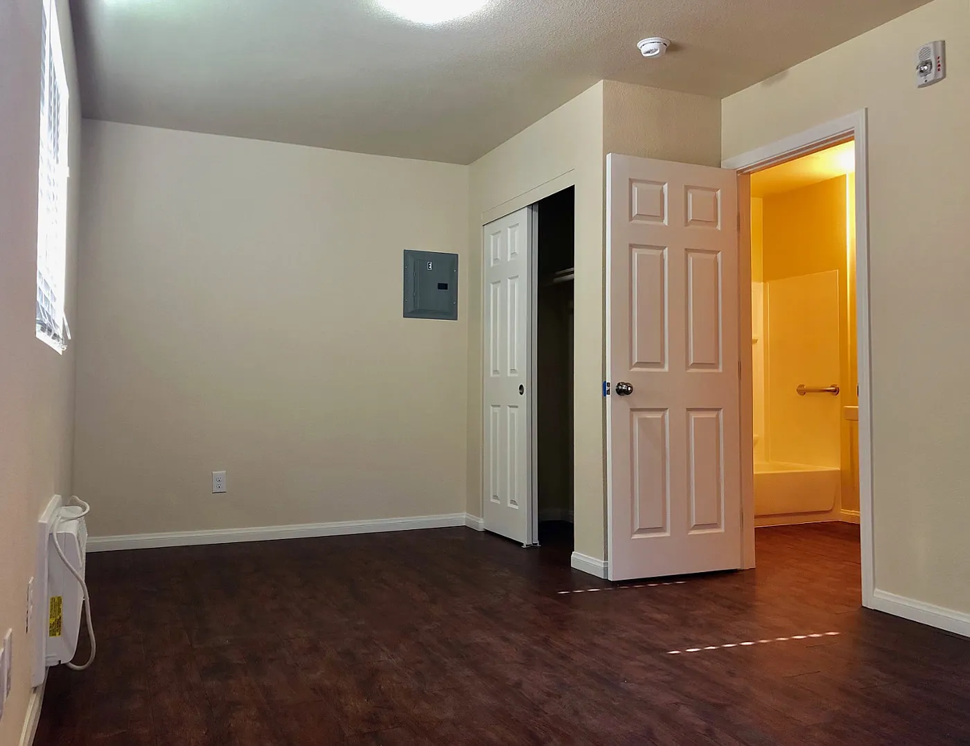 Charleston - 4806-07 — Photo 2