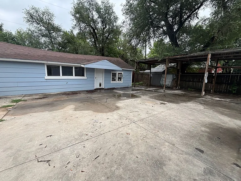 1102 S Millwood Ave — Photo 13