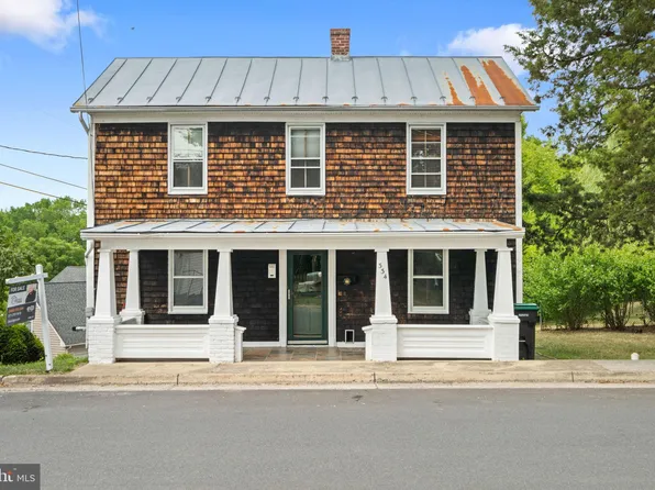 334 W Queen St, Strasburg, VA 22657