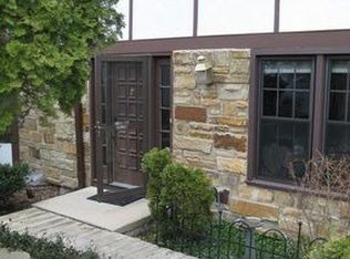 30 White Oak Cir, Saint Charles, IL