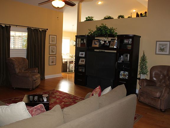 3rd image of 1011 Fox Hunt Dr