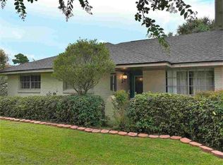 2900 Seattle St, Nederland, TX 77627
