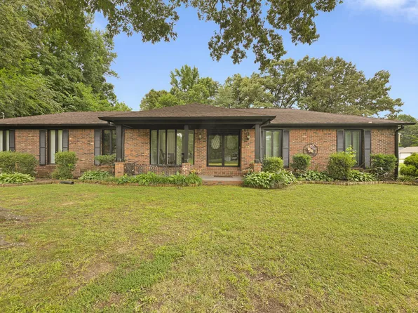 14 Hummingbird Cv, Jackson, TN 38305