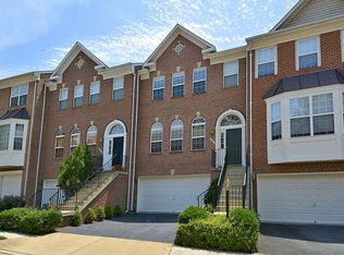 5661 Governors Pond Cir, Alexandria, VA 22310
