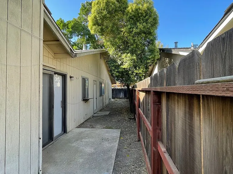 616 Yosemite — Photo 22