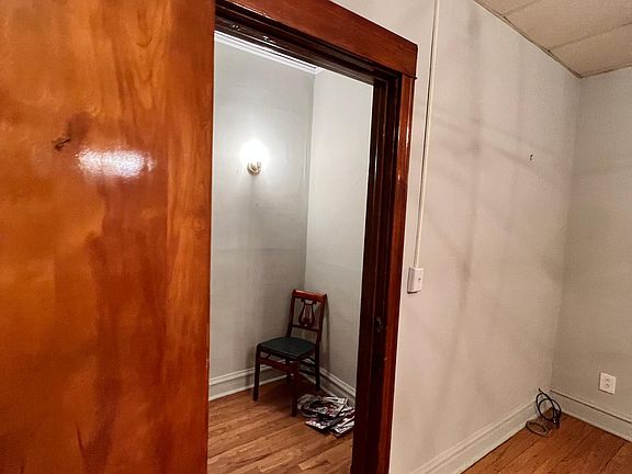 4th image of 3628 N Albany Ave #1