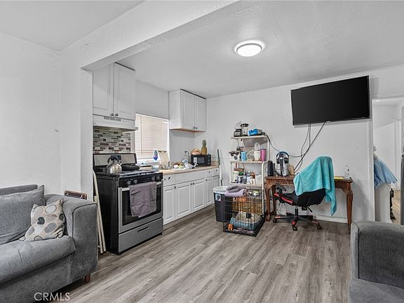 4th image of 9538 Compton Ave