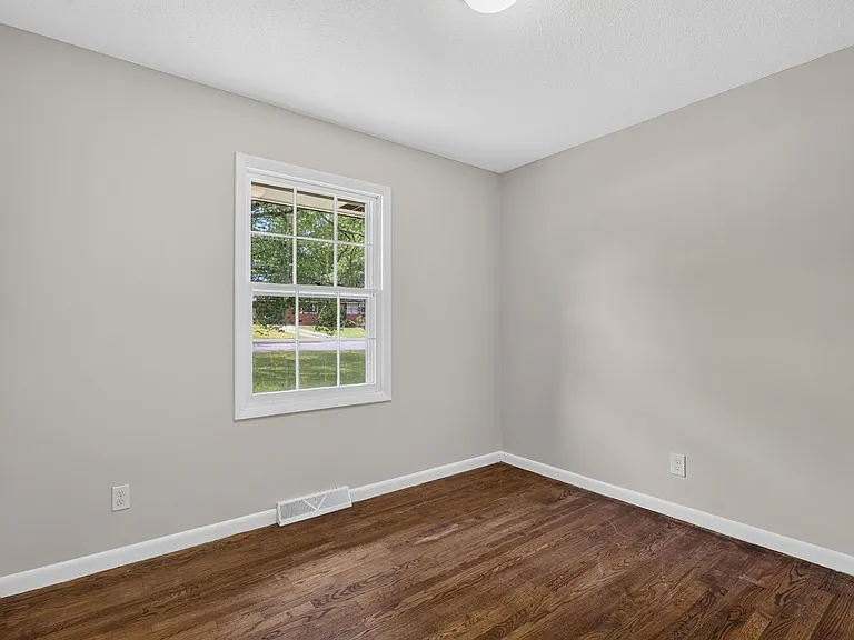 906 Vandora Ave — Photo 20