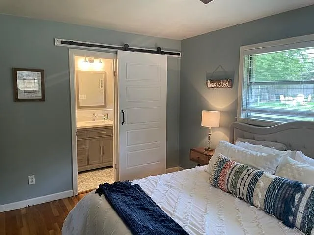 9100 Lark Dr — Photo 17