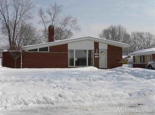 24724 Masch Ave, Warren, MI 48091