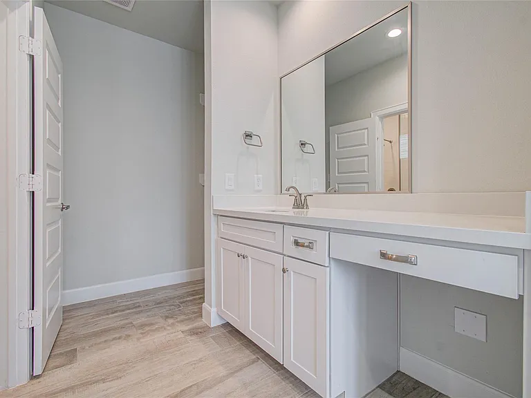 2818 Grand Fountains Dr #B — Photo 30