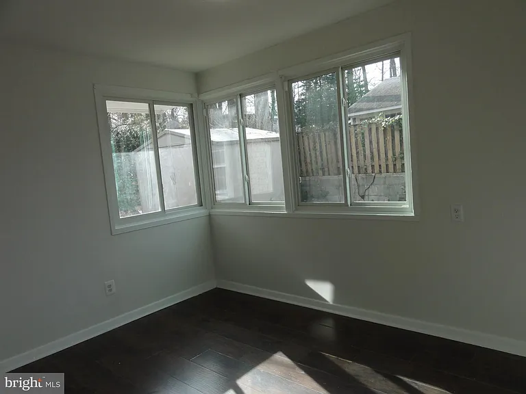 7029 Woodley Ln — Photo 11
