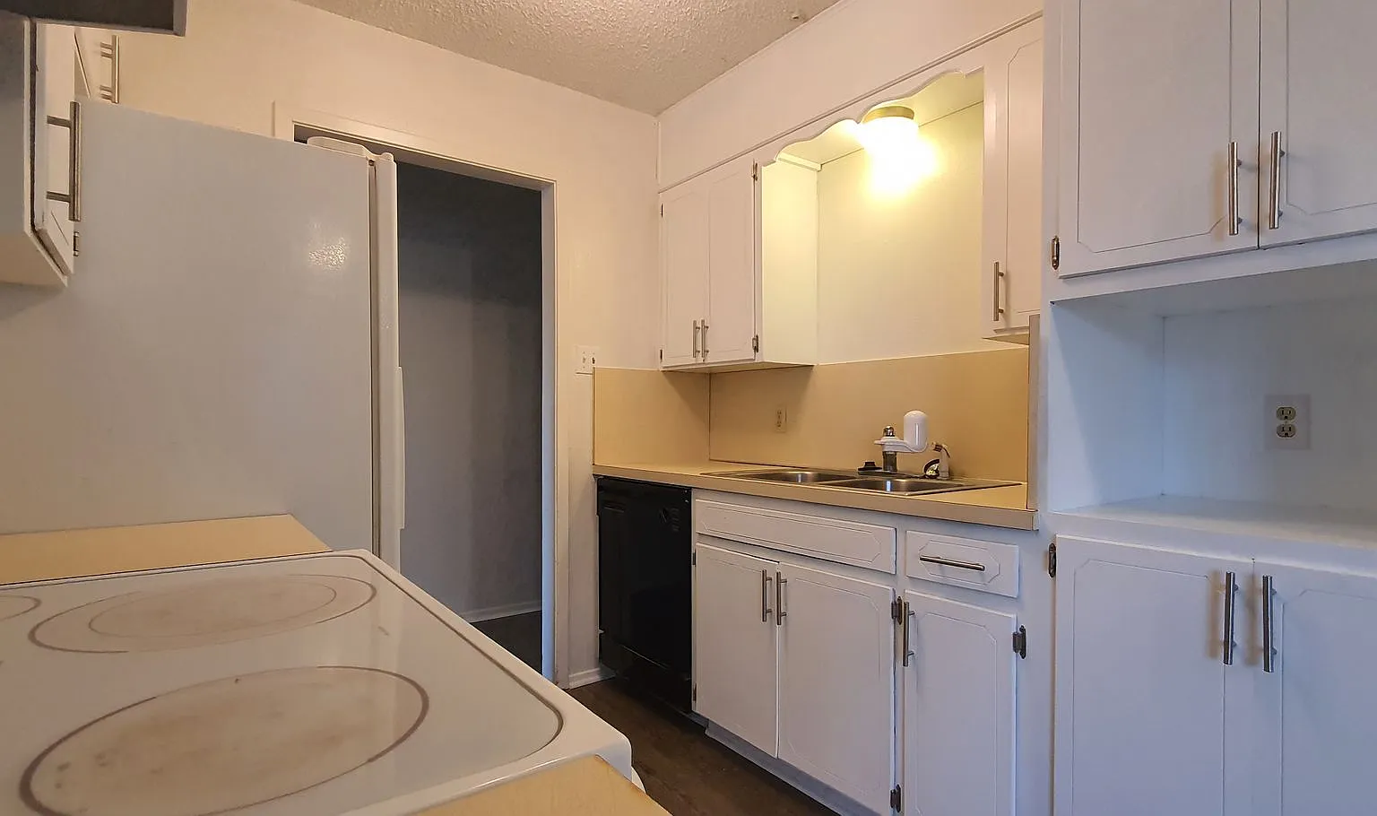 Spacious 4 Bed, 2 Bath Home Available Soon! — Photo 3