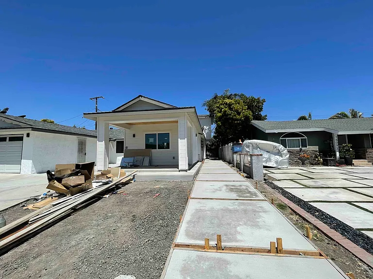 Separate Side Walk Way
