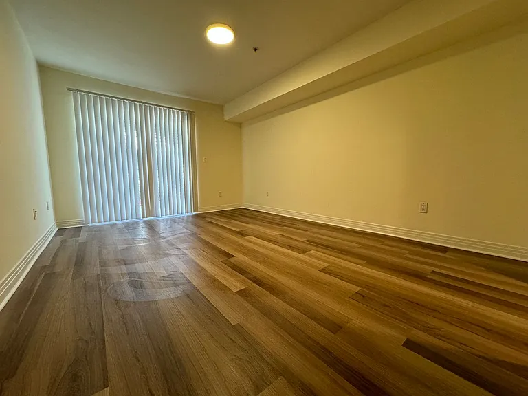 L'Gallia Studio City Apartments — Photo 6