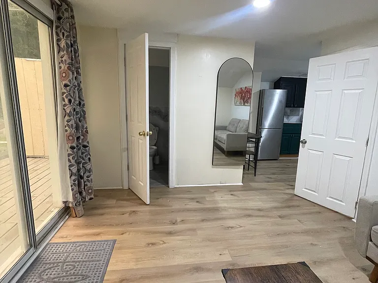 5-7 Garfield Ave — Photo 3