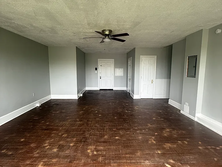 721 E High St #313 — Photo 2