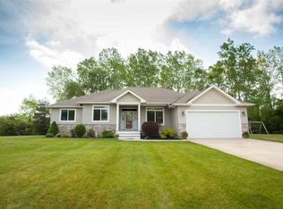 2123 E Coachlight Dr, Jackson, MI 49201