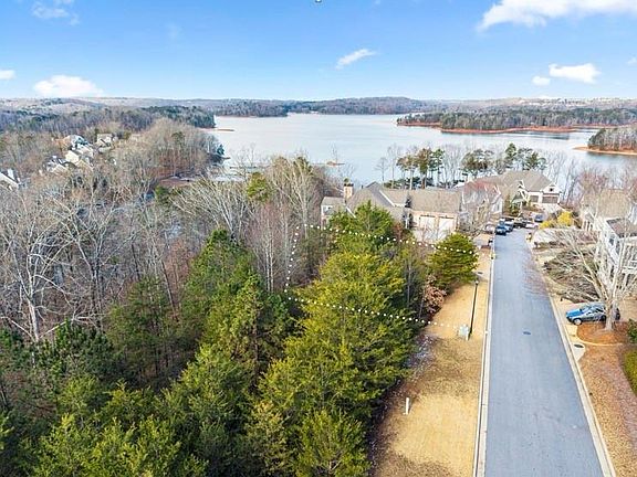 5th image of 3555 Water Front Dr