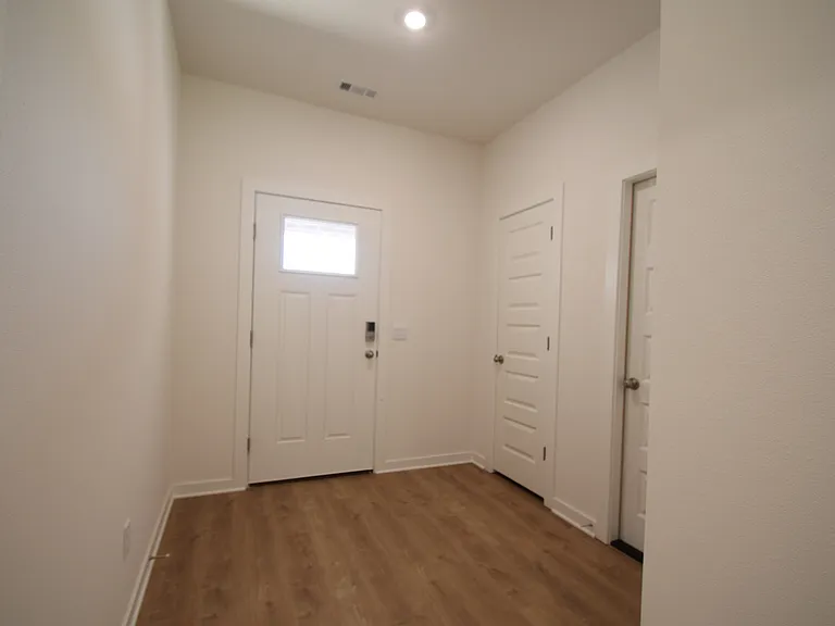 346 Texas Ave — Photo 2