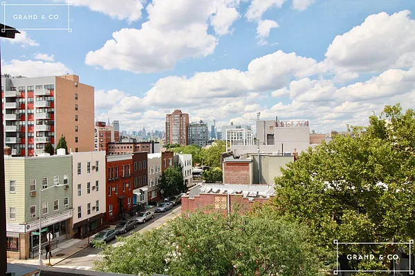 Rented by Grand & Co. | media 12