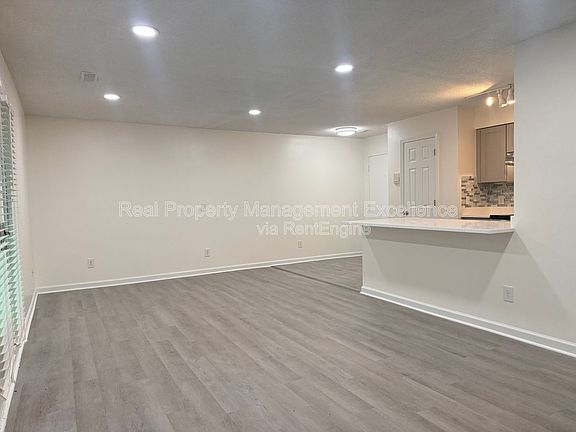 5th image of 1330 Park Glen Dr APT 104