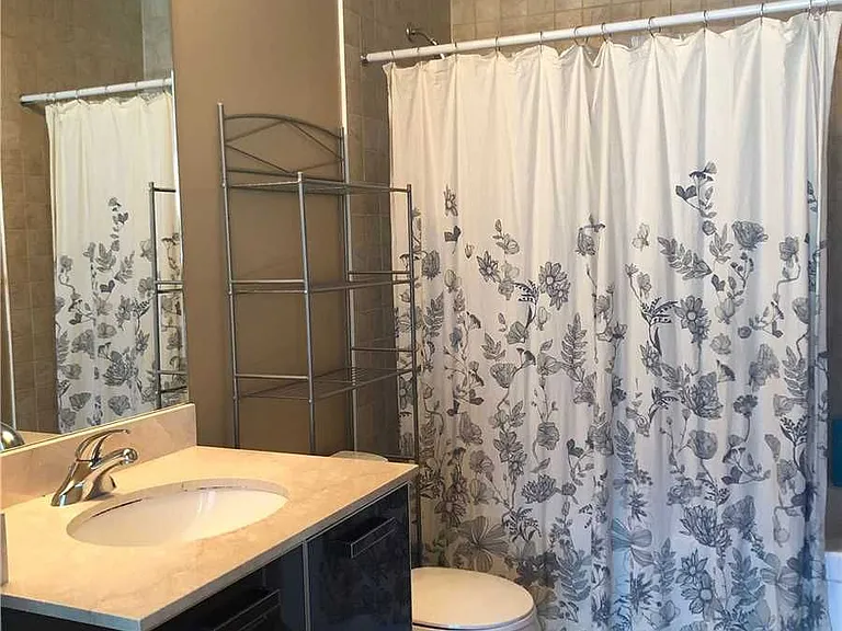 37 Grosvenor St #3103 — Photo 5