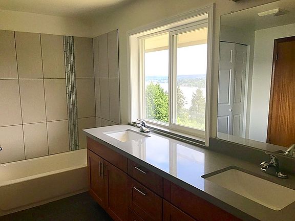 4th image of 13722 39th Ave NE