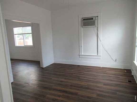 4th image of 813 4th St