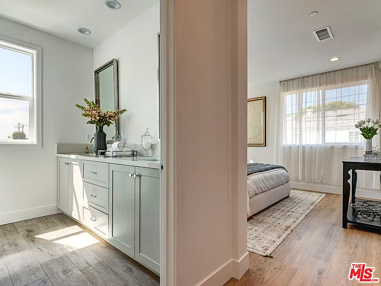 1625 S Wooster St — Photo 14
