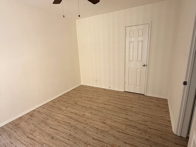 302 N Louise St #13 — Photo 9