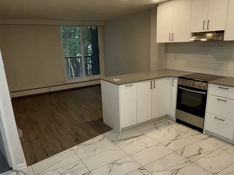 200 Pretoria Ave — Photo 9