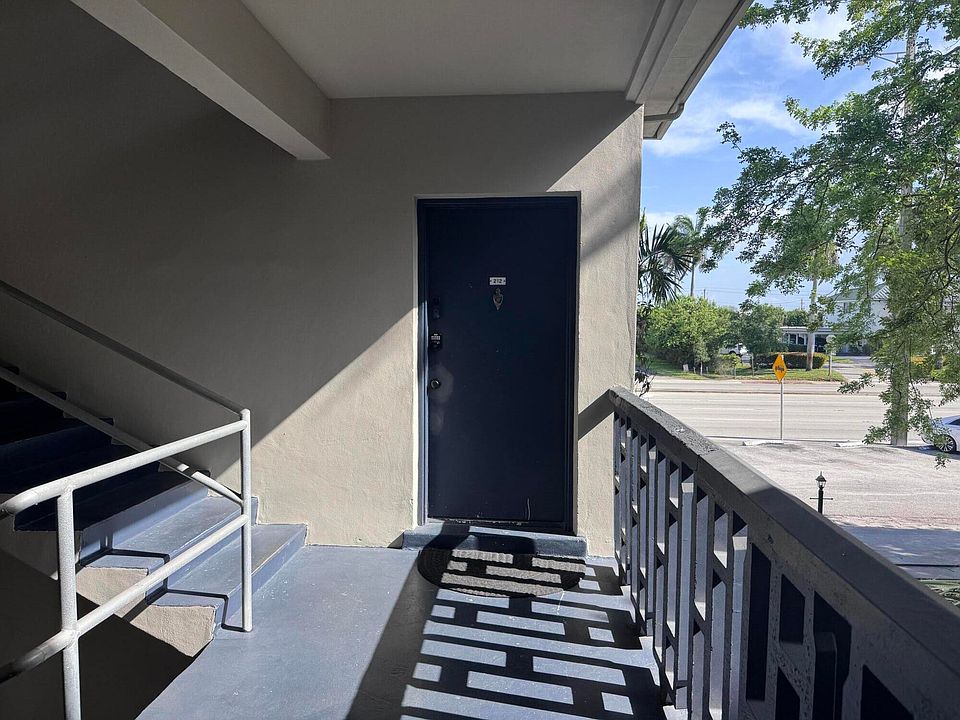 1st image of 1150 E Sample Road