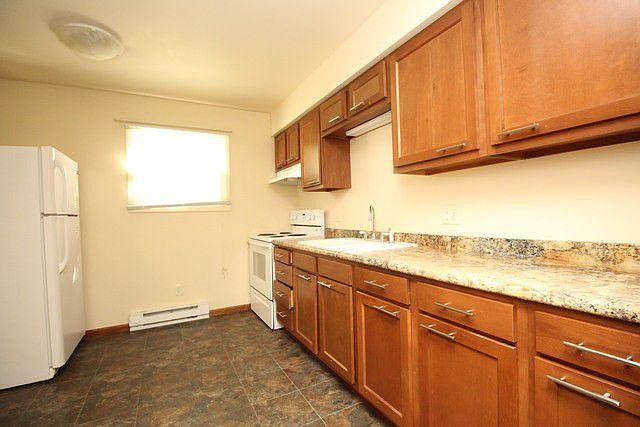 Big, clean, bright kitchen with lovely remodeled counters and cabinets!