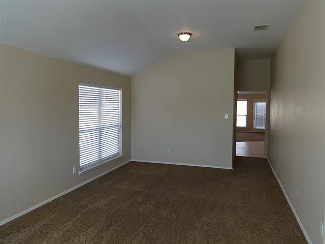 616 Bent Oak Dr — Photo 5