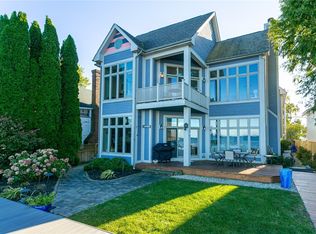 1272 Edgemere Dr, Rochester, NY 14612