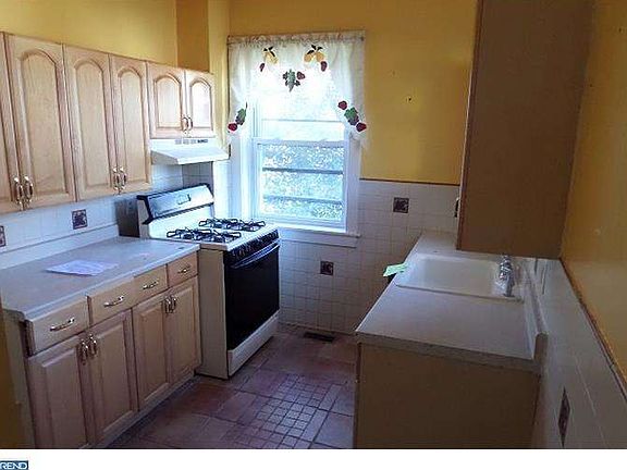 3rd image of 5417 Garden Ave